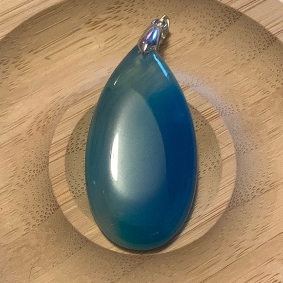 Jewelry - Blue agate stone pendant-dolly